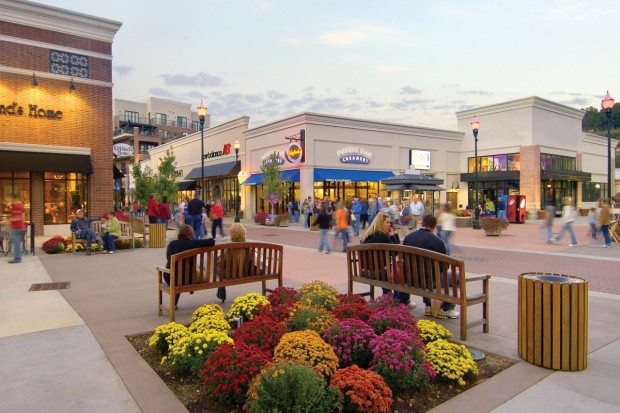 Branson landing outlet shopping