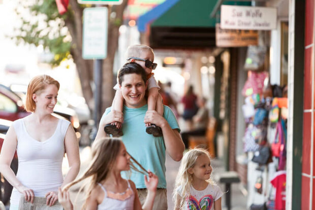 Family walking around the flea markets of Branson MO