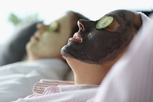 A couple enjoying a day spa in Branson, MO.